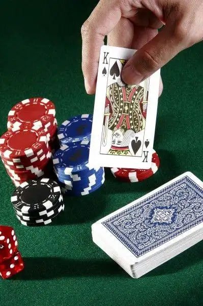 Antarmuka permainan Fortune Rabbit di aplikasi mobile mahar78 menampilkan gulungan, tombol putar, dan tampilan taruhan